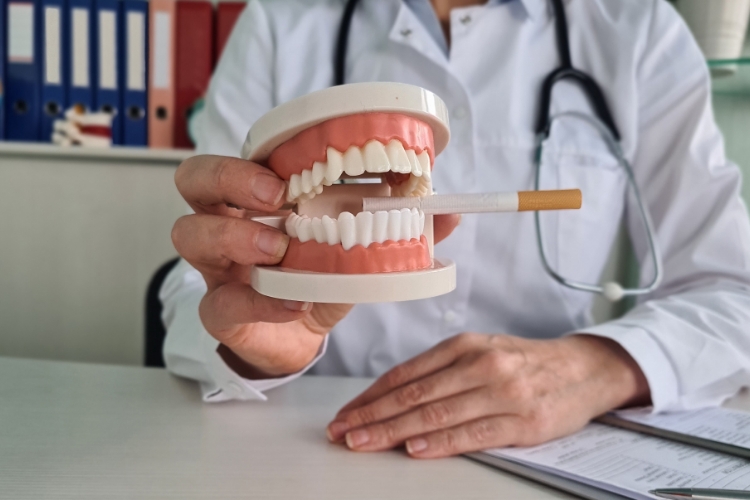 What are the 8 Risk Factors for Poor Oral Hygiene? featured image